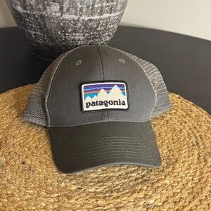 Patagonia Trucker Hat Gray Snapback Mesh Cap Logo Patch Adjustable